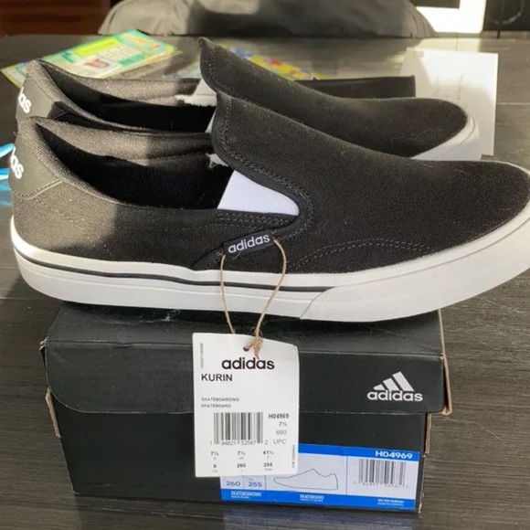 Shoes - Picture 2 of 4